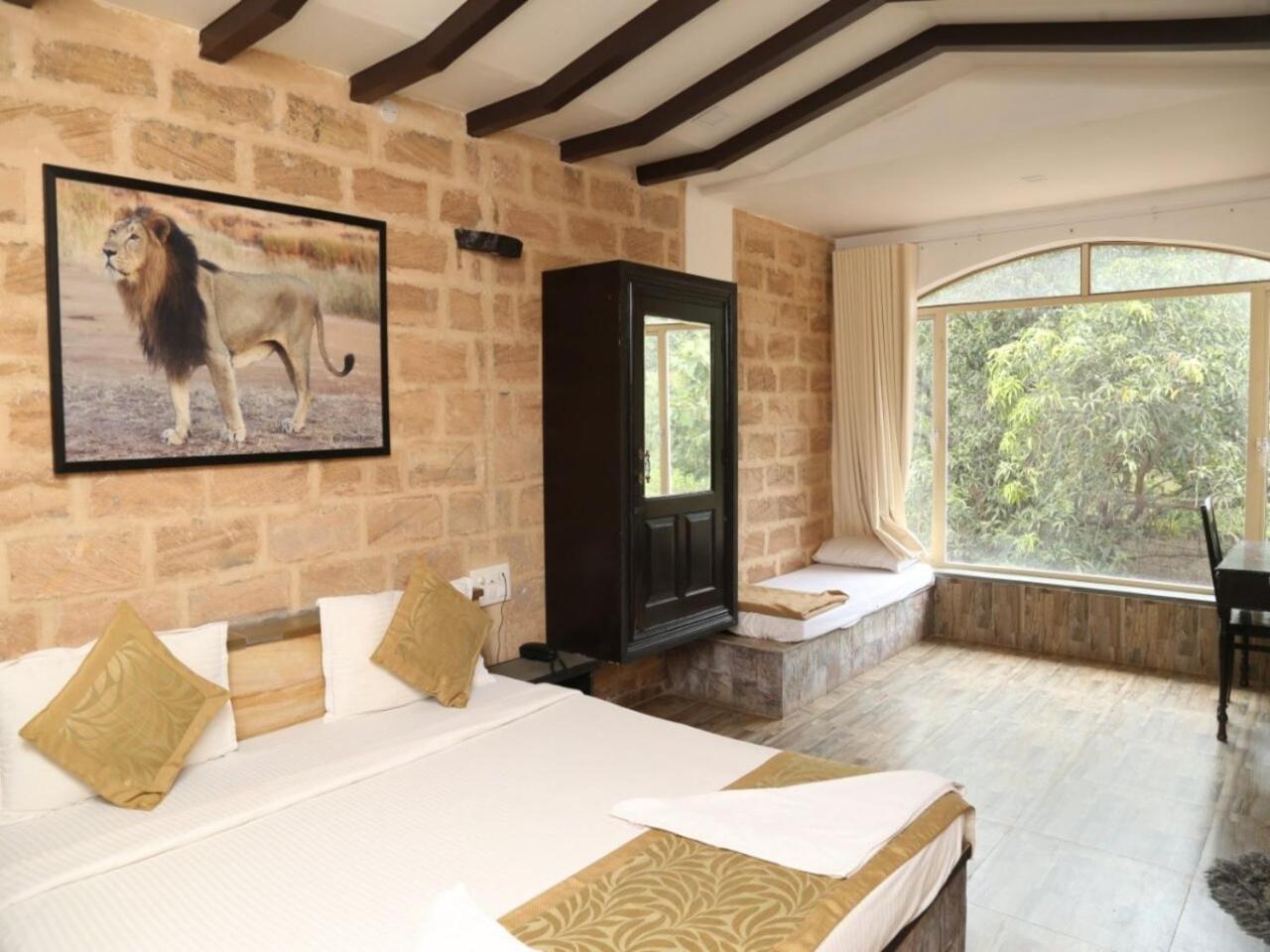 Gir Lions Paw Resort With Swimming Pool Szaszan Gir Kültér fotó