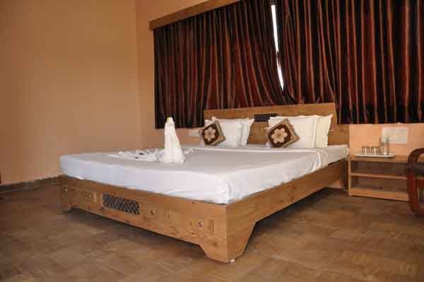 Gir Lions Paw Resort With Swimming Pool Szaszan Gir Kültér fotó